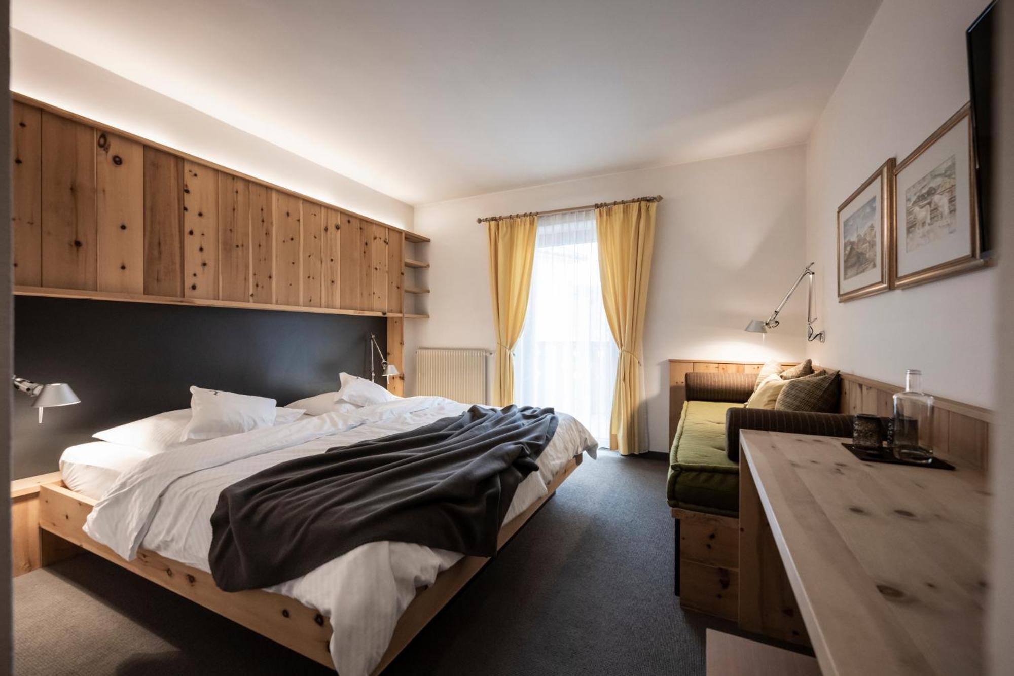 Hotel & Gasthof Zum Hirschen 圣热内西奥阿特斯诺 外观 照片